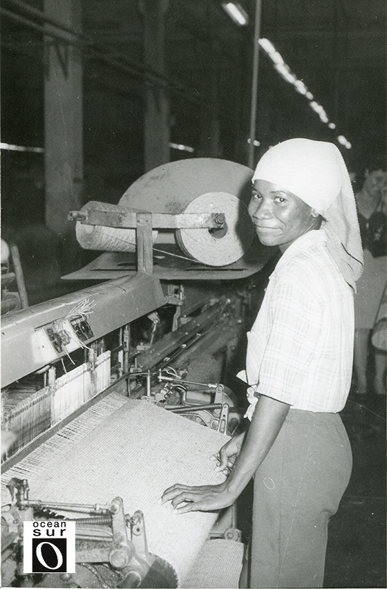 Mujer en un taller
